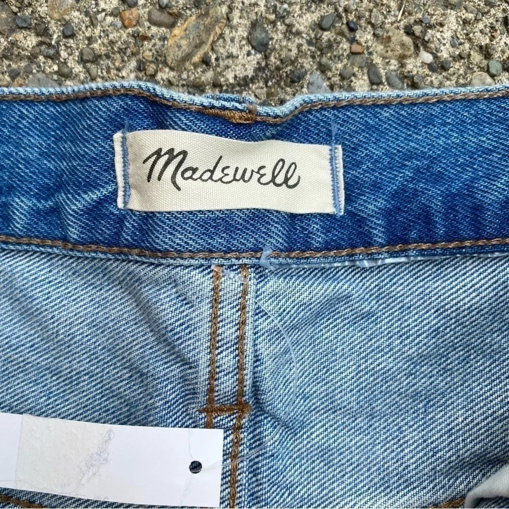 Madewell Relaxed Denim Shorts in Homecrest Wash: Ripped Edition Size 30